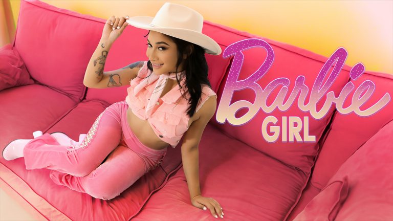 ExxxtraSmall Avery Black – A Barbie Girl