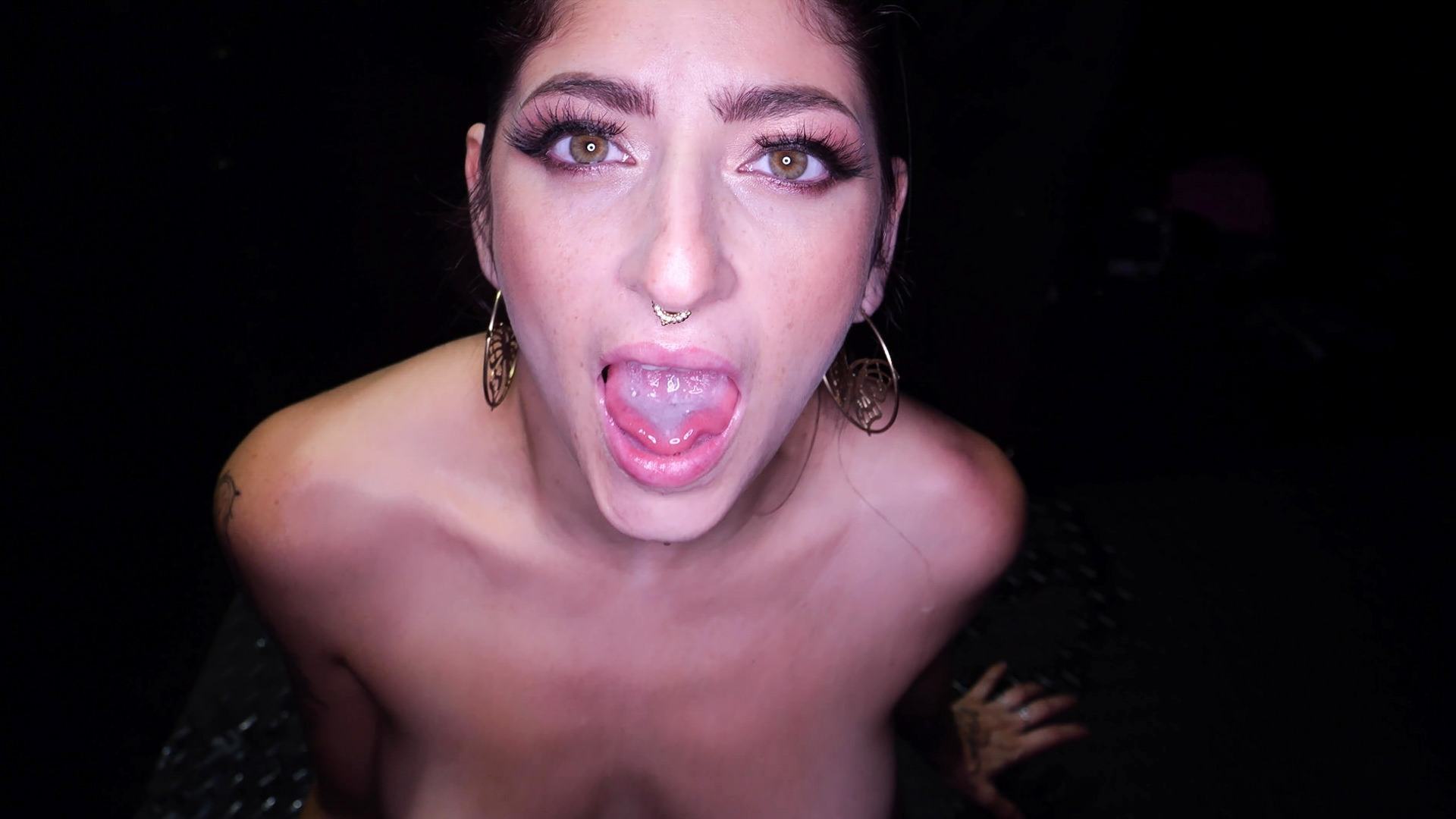 Gloryhole Secrets Nikki Knightly, Ravyn Alexa Cum Comp 12-20-25